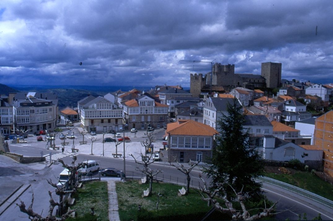 Castro Caldelas, Ourense